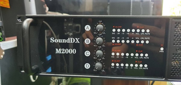 Cục Đẩy SoundDX M2000 4 Kênh - Sò Sắt - Nguồn Xung 4