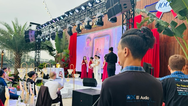 hệ thống âm thanh ngoài trời tại Nhà Hàng Không Gian