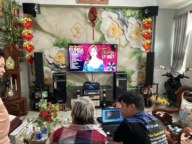 Có nên làm karaoke gia đình kiểu KTV?