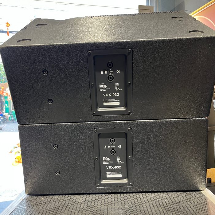 mặt sau loa Qha VRX 932