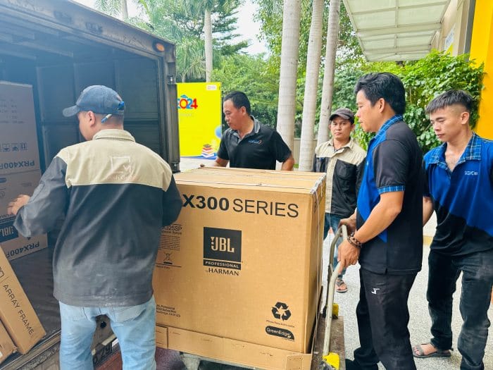 giao loa JBL tại Trường đại học Hutech giao loa JBL tại Trường đại học Hutech