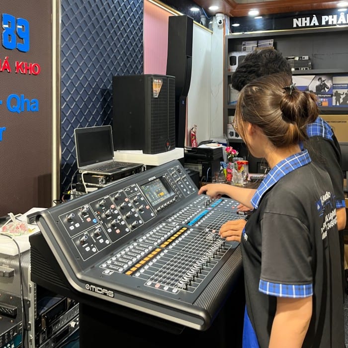 Mixer số Midas M32 Live Mixer số Midas M32 Live