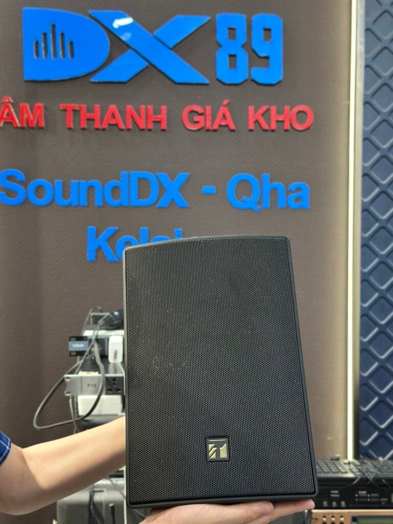 mặt trước Loa TOA BS-1030B