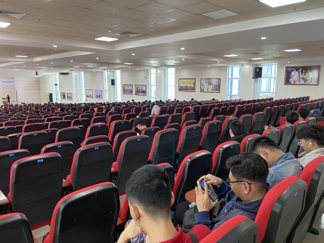 hội trường E3-05.01 tại Trường Đại học HUTECH – Khu E