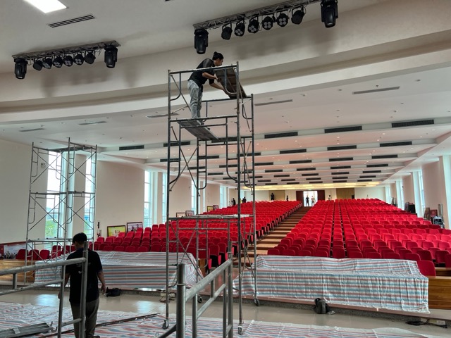 DXaudio đang thi công hệ thống đèn ánh sáng