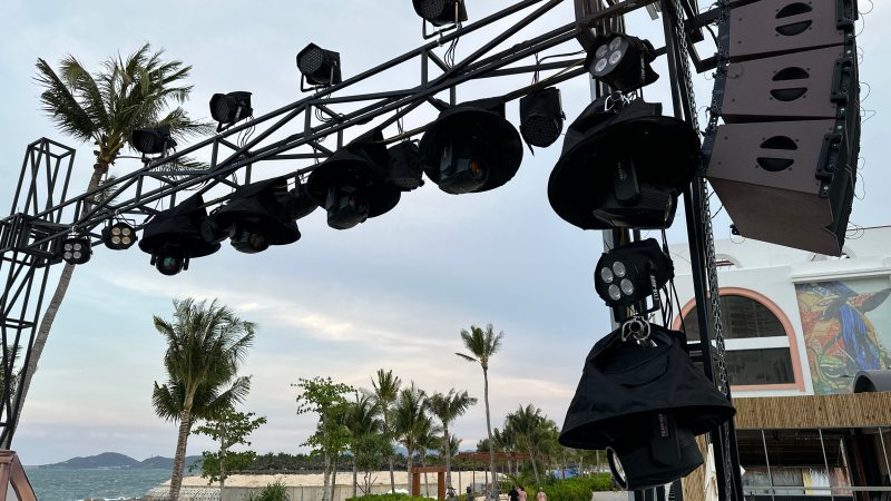 hệ thống đèn tại sân khấu