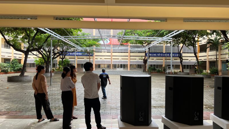 không gian sân trường gần 800m2