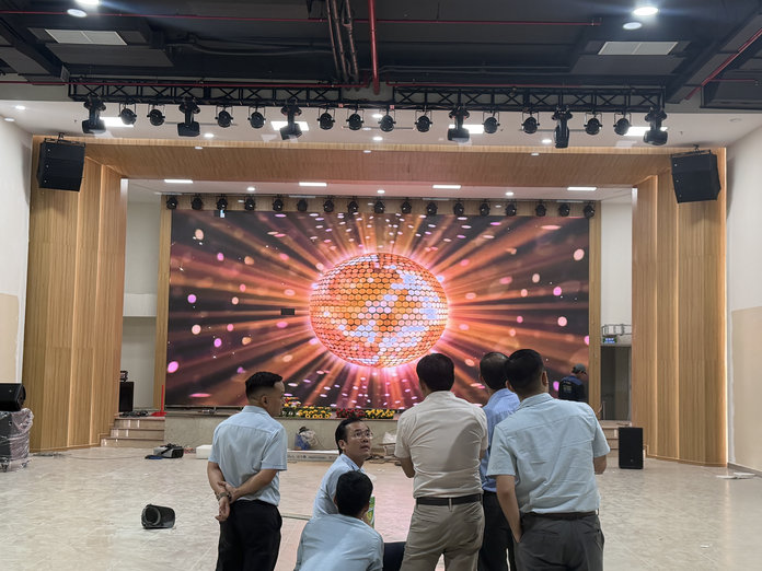 hệ thống tại hội trường Trường đại học UEF