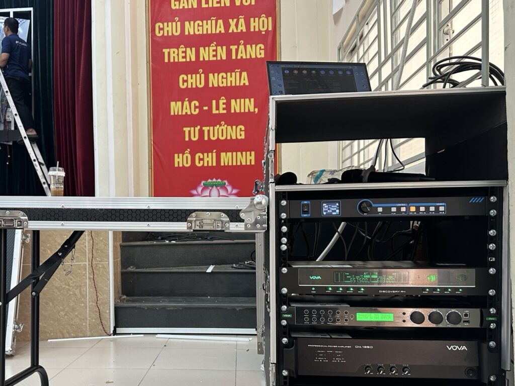 cục đẩy VoVa D4.1350 trong hệ thống âm thanh hội trường