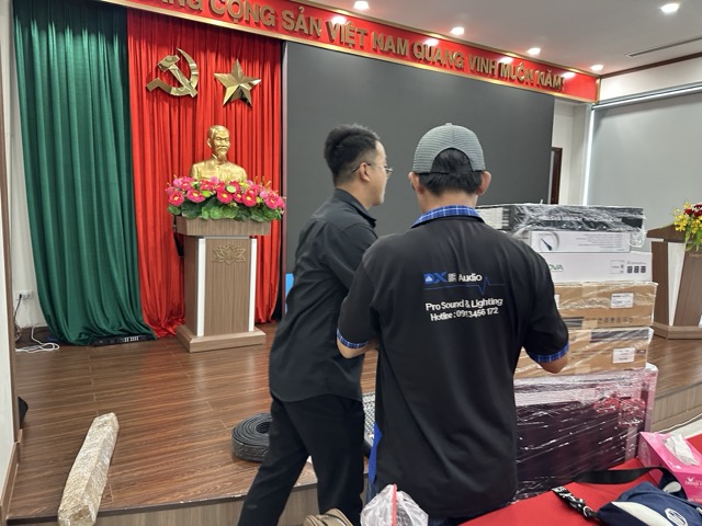 quá trình tập kết thiết bị tại ngân hàng
